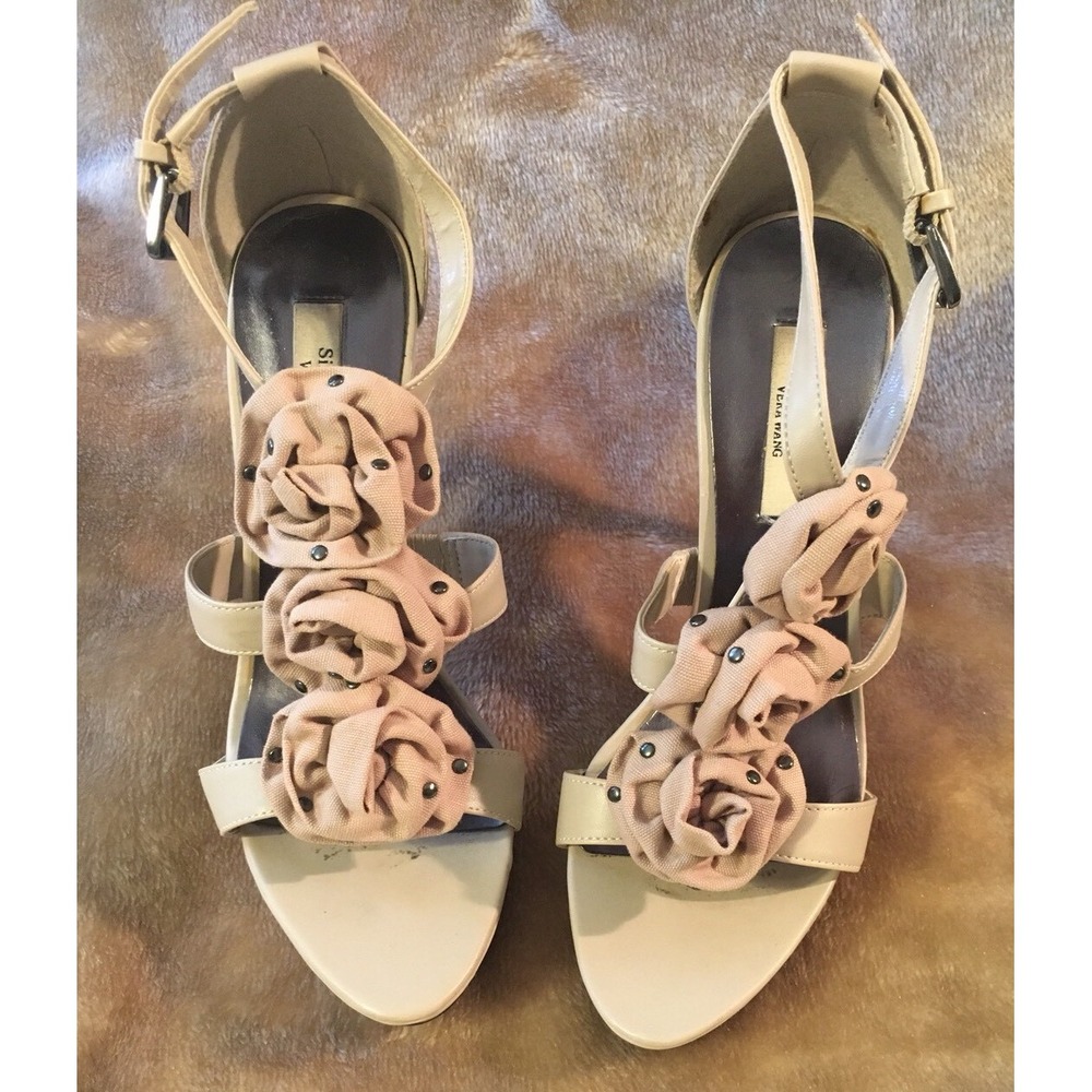 Vera Wang Shoes 7 Med 5" Heels Tan Stilettos Open toe Sandals